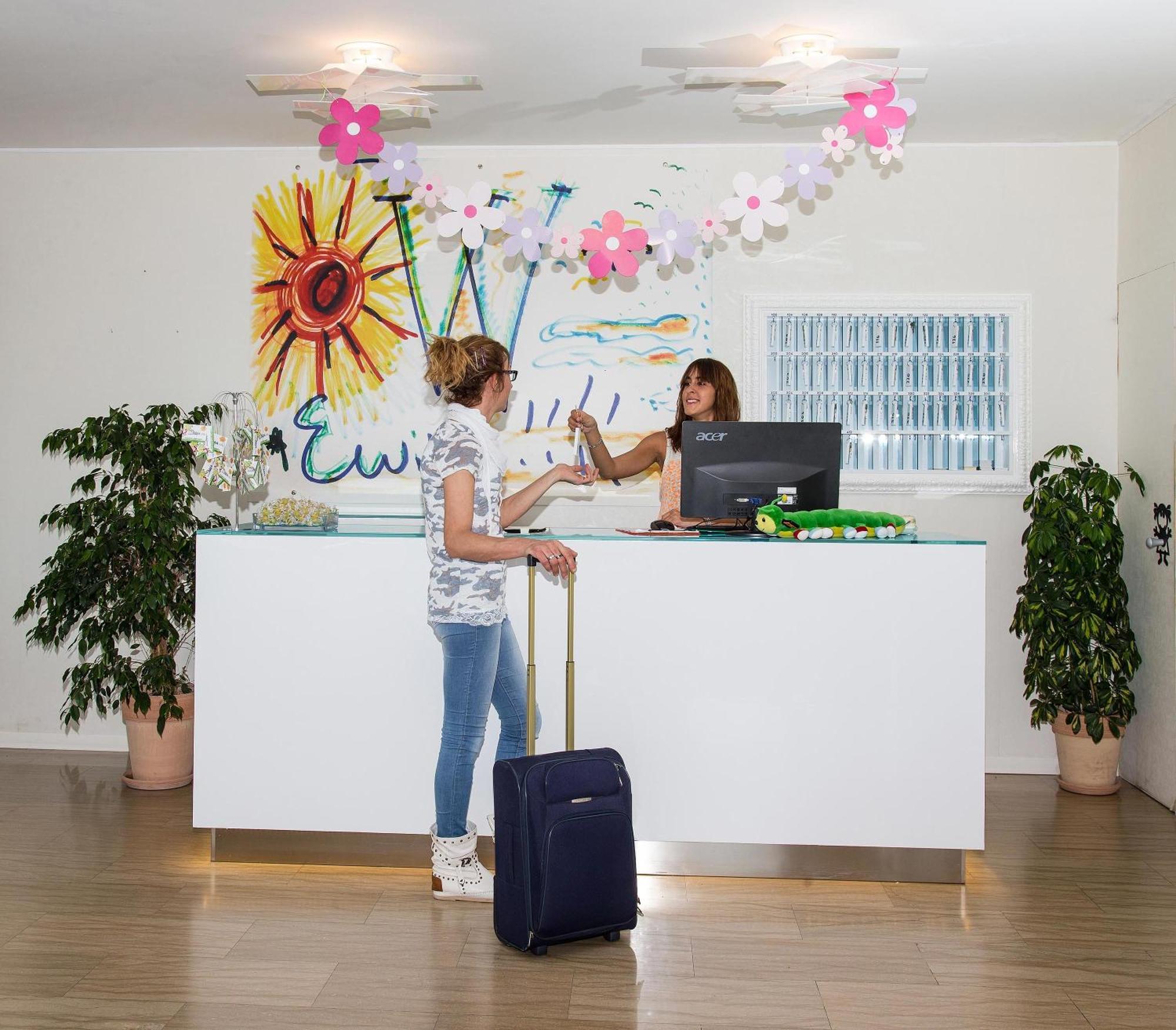 Hotel Adelphi Riccione Buitenkant foto