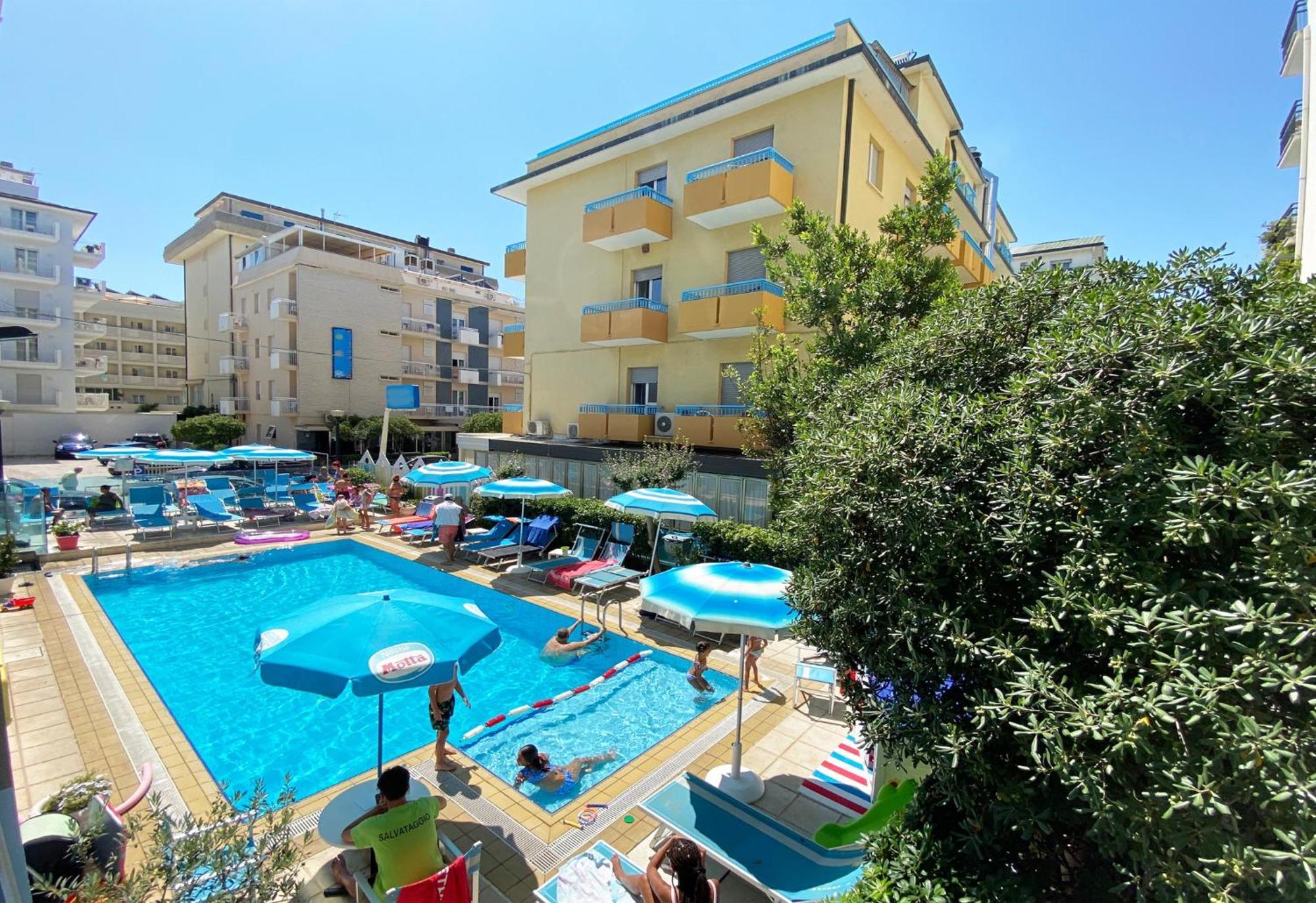 Hotel Adelphi Riccione Buitenkant foto