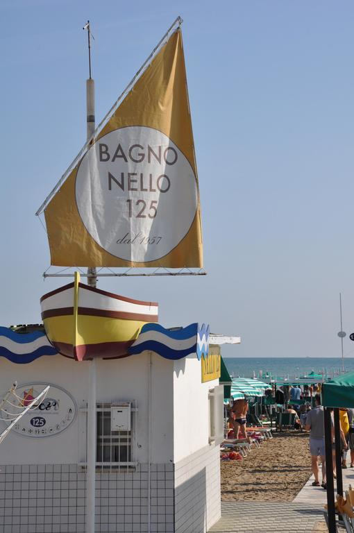 Hotel Adelphi Riccione Buitenkant foto