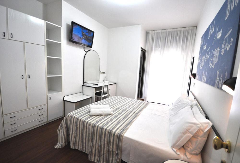 Hotel Adelphi Riccione Buitenkant foto